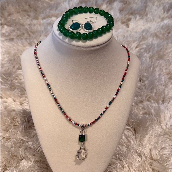 Jewelry - Elegant Green and Multicolor Beaded Jewelry Set NWOT